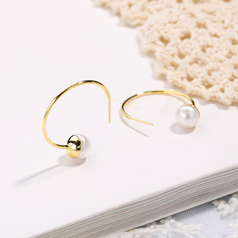 C-Shaped Pearl Earrings 03I303411400