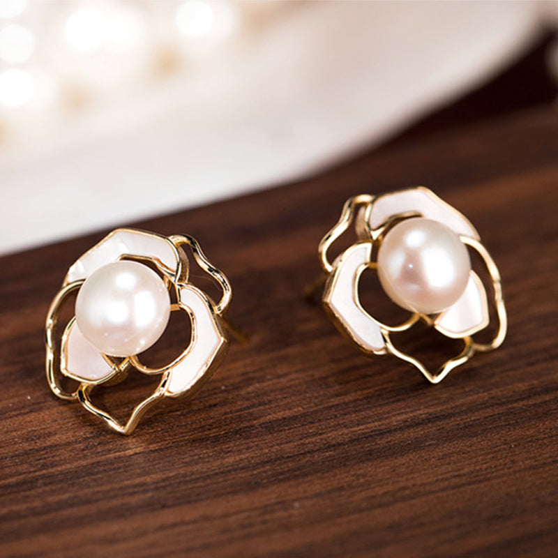 Camellia Pearl Earrings 05I300801400